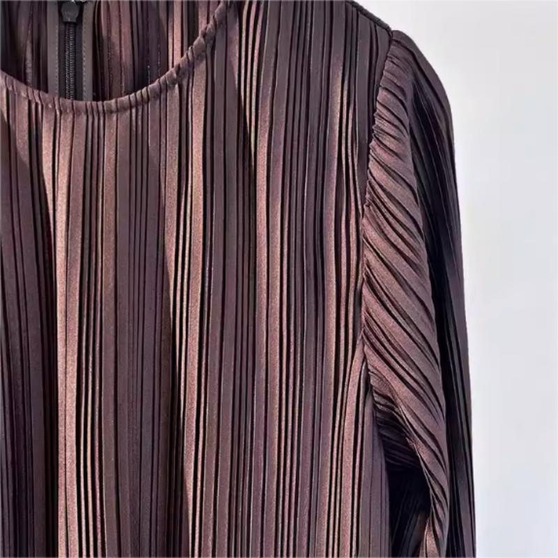 Nuevo vestido elegante con mangas expuestas - Timeless y halagador