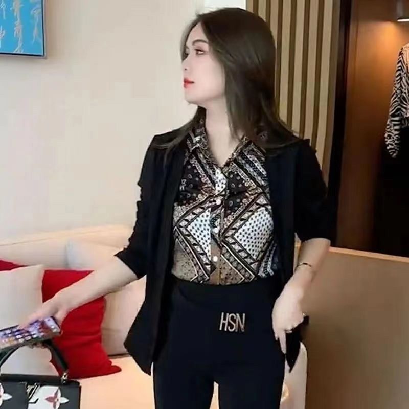 🔥50% de descuento en oferta especial🔥Camisa falsa estampada de dos piezas para mujer
