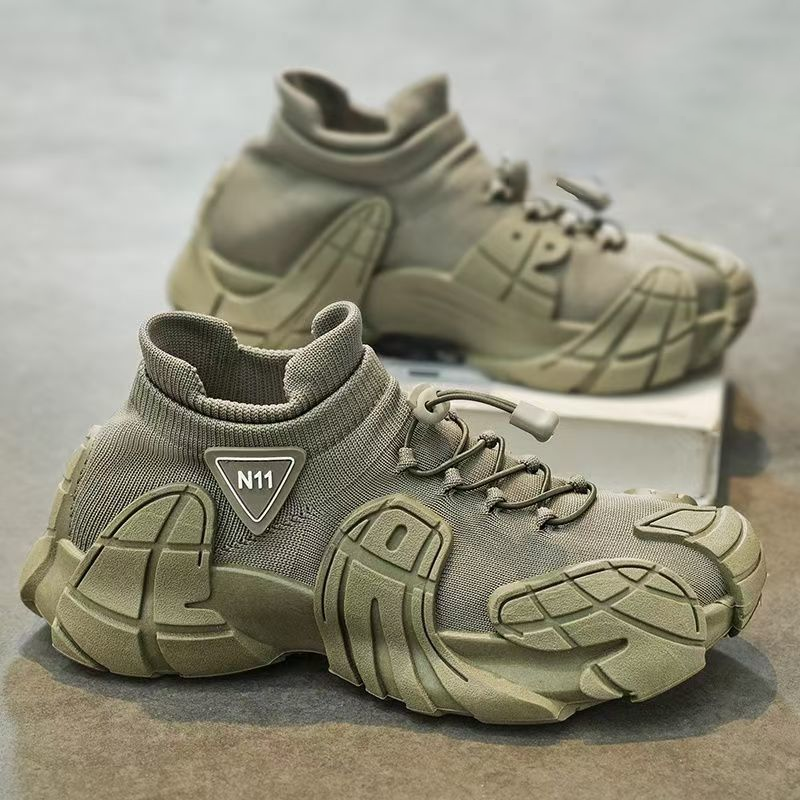 Lässige, atmungsaktive Sneaker aus Mesh mit dicker, rutschfester Sohle