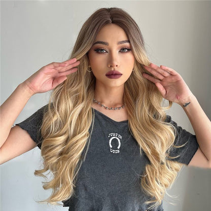 Belle perruque de cheveux bouclés moelleux