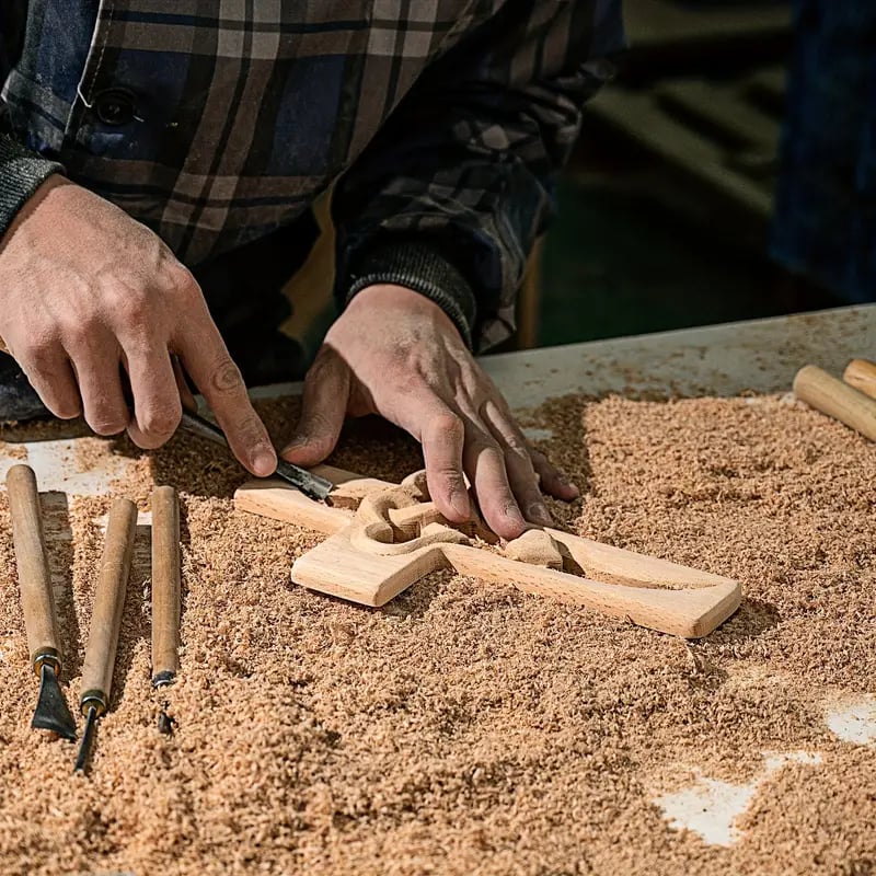 ❤️✝️Handgefertigtes Holzkreuz mit verschlungenen Herzen