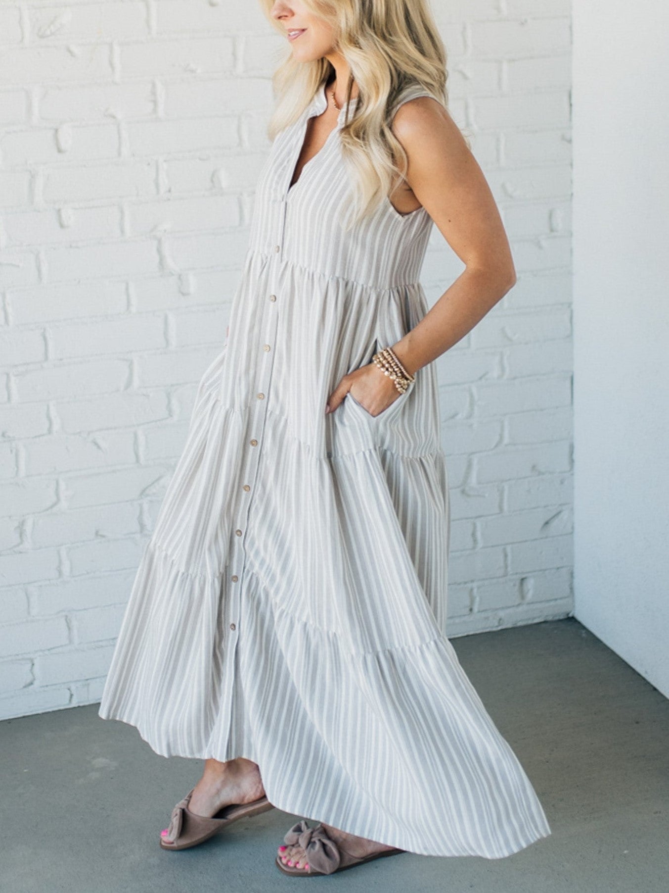 🔥50% de réduction 🔥Robe boutonnée à col en V et rayures sur le devant 👗Achetez-en 2 et économisez 10 %