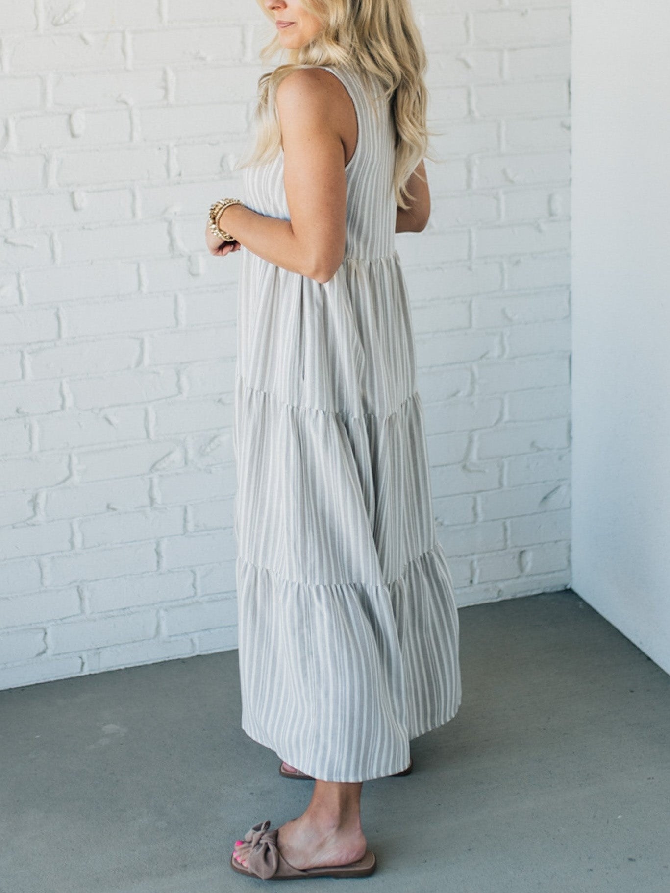 🔥50% de réduction 🔥Robe boutonnée à col en V et rayures sur le devant 👗Achetez-en 2 et économisez 10 %