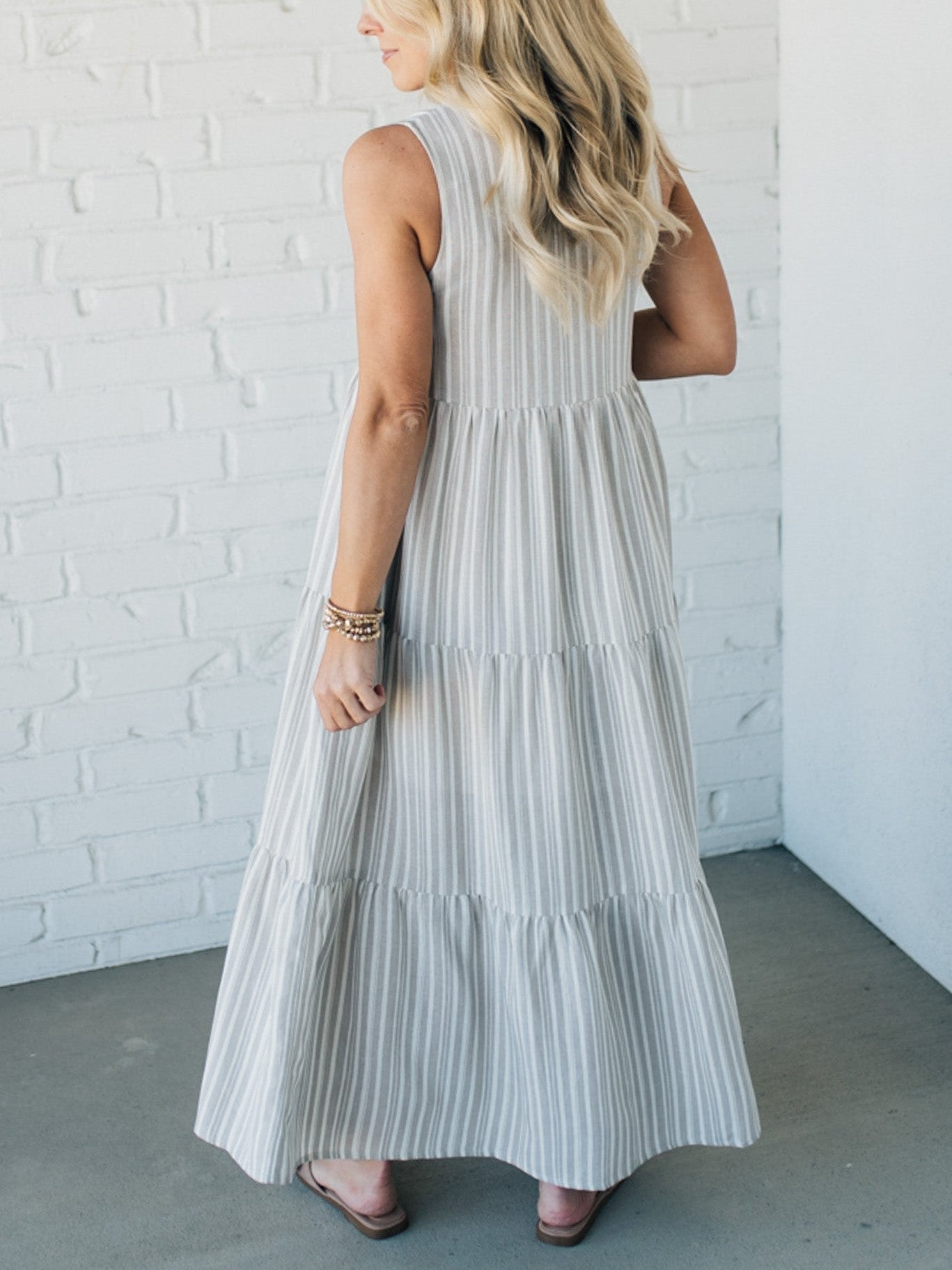 🔥50% de réduction 🔥Robe boutonnée à col en V et rayures sur le devant 👗Achetez-en 2 et économisez 10 %