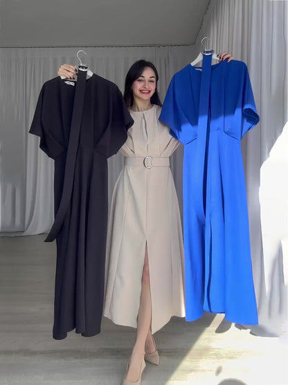 Elegante vestido redondo de cuello con cintura alta y ranura (con cinturón)