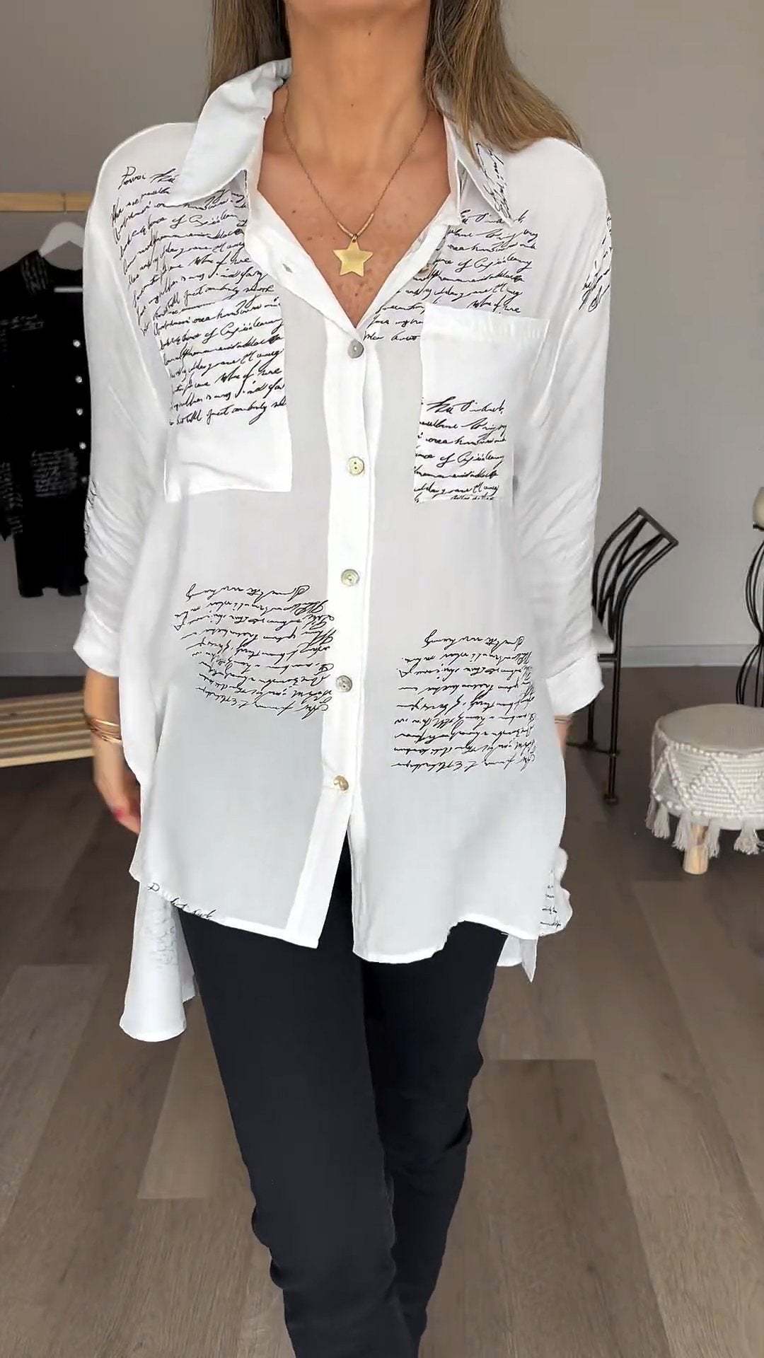 🔥Vendita calda Grande sconto 🌸Camicia con risvolto alla moda e stampa di lettere