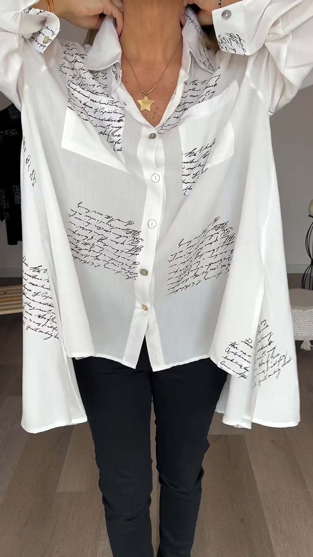 🔥Vendita calda Grande sconto 🌸Camicia con risvolto alla moda e stampa di lettere