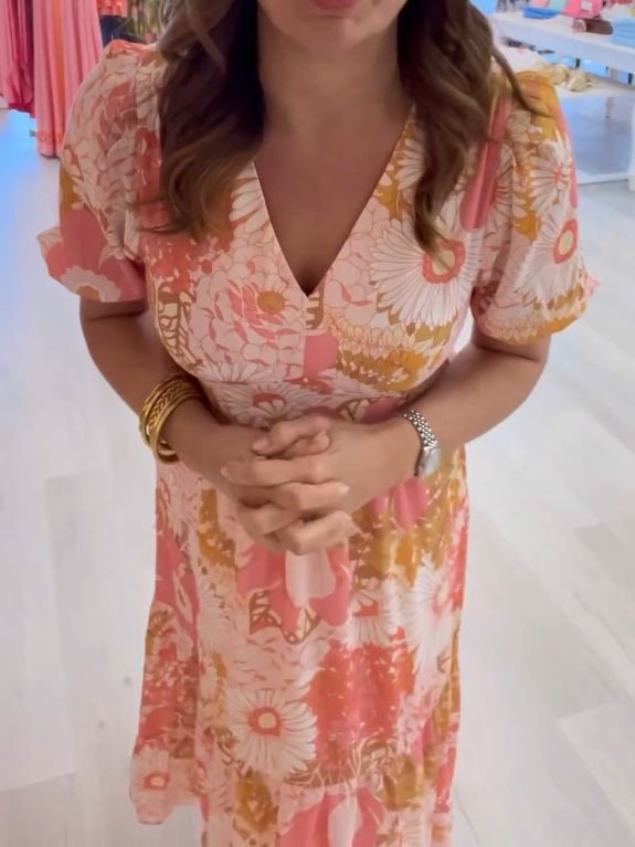 Maxikleid floreale con un collo a V