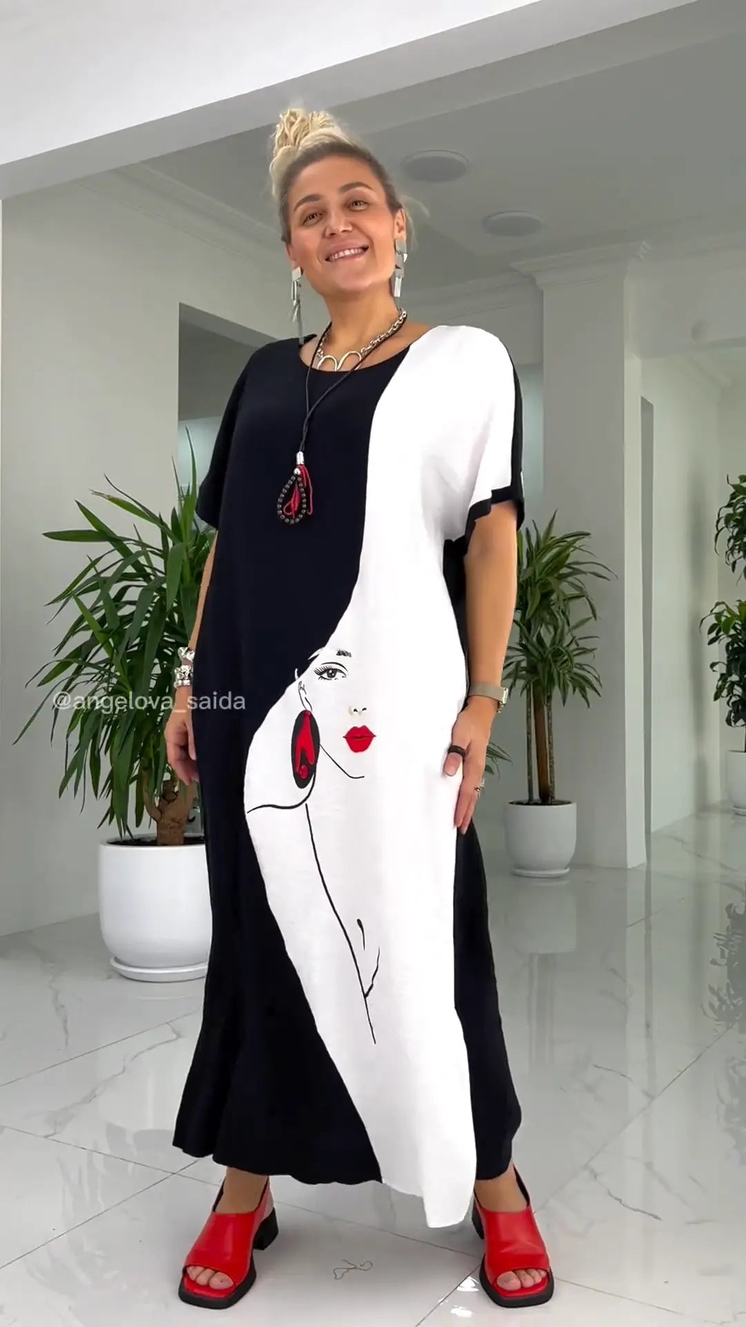 🌼49% Rabatt👗Schönes, lockeres Maxikleid mit abstraktem Gesichtsdruck in Schwarz und Weiß