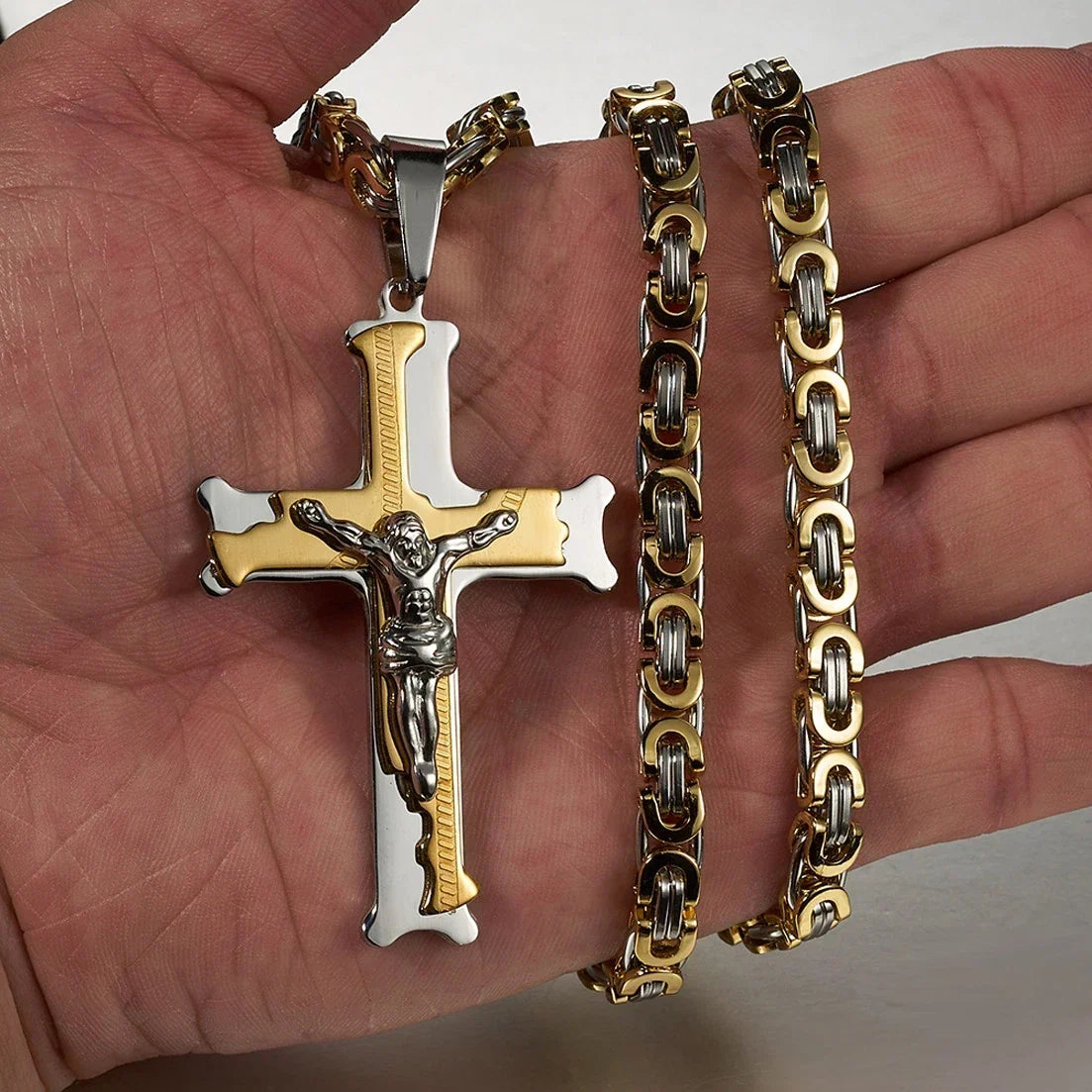 ✝️50 % RABATT⏰ Edelstahl‑Kruzifix‑Halskette, stilvolles Schmuckstück für Geschenk & Alltag