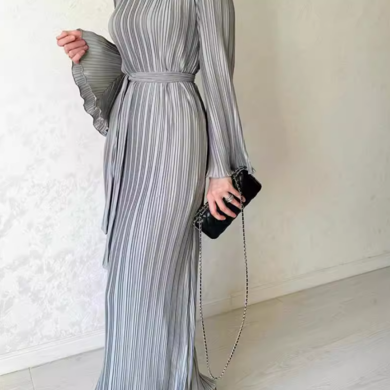 Ny elegant kjole med utstillede ermer - tidløs og smigrende