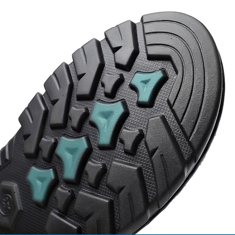 Non -slip men's sandals with an open toe area