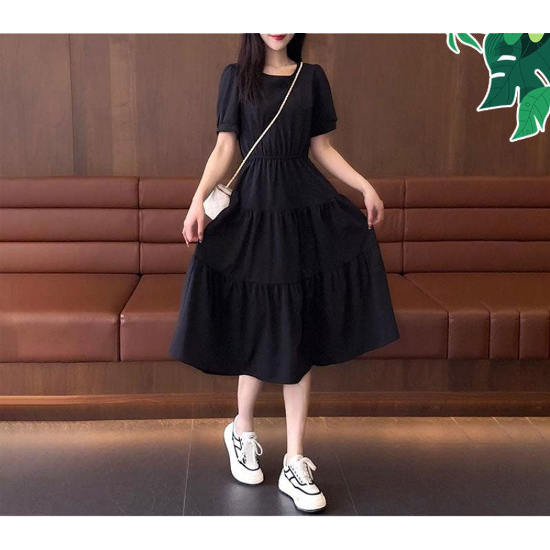 Vestido de verano de un solo colorado con mangas cortas