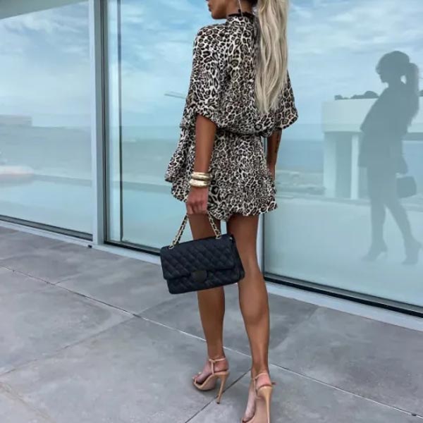 Tuta corta alla moda con motivo leopardo per le donne