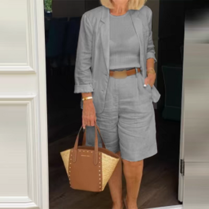 Elegante set di pantaloncini di lino e blazer per le donne