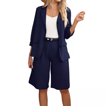 Elegante set di pantaloncini di lino e blazer per le donne