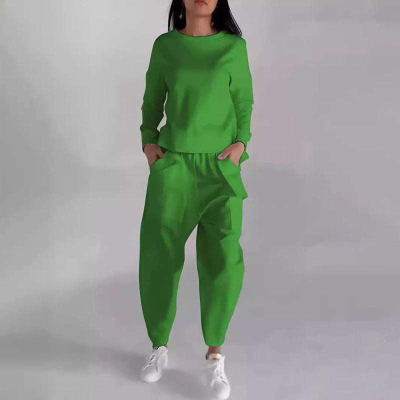 Abito da donna casual sportivo con diverse borse