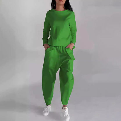Abito da donna casual sportivo con diverse borse