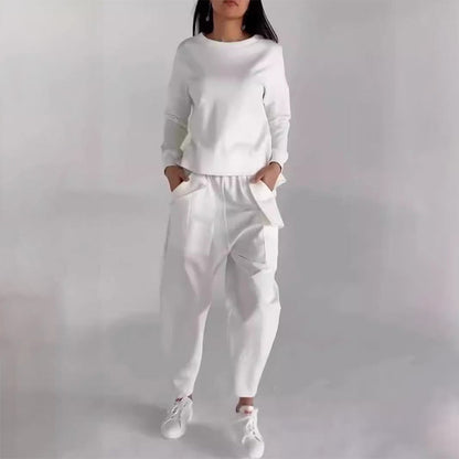 Abito da donna casual sportivo con diverse borse