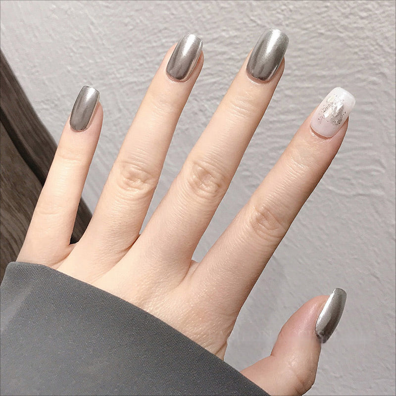 Superheller solid nail powder with a mirror effect