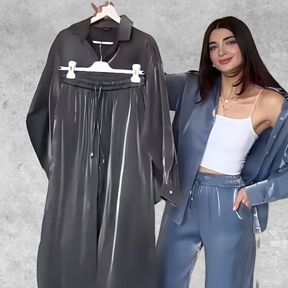 Abiti alla moda in 2 parti: camicia e pantaloni lucenti con gamba larga e vita alta