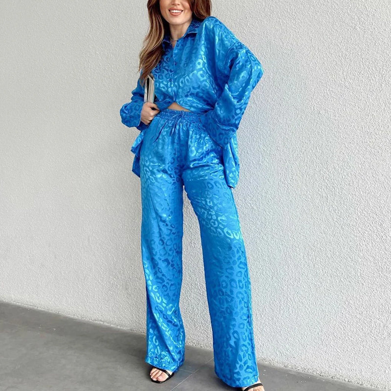 Due parti set con modello leopardo per le donne