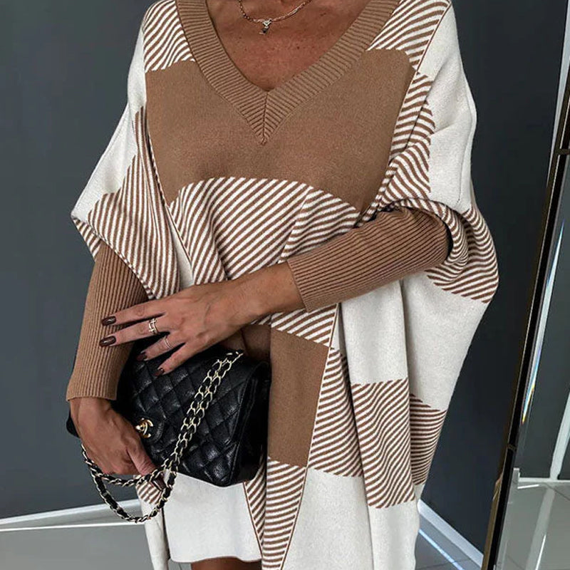 Maglione casual con mantello a scacchi e blocco a colori