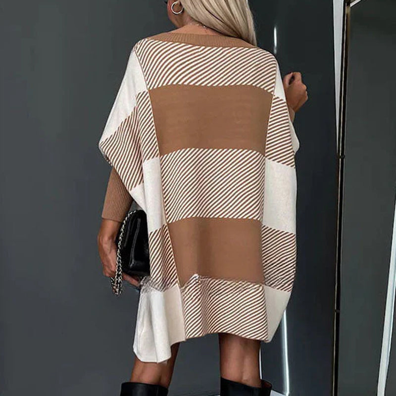 Maglione casual con mantello a scacchi e blocco a colori