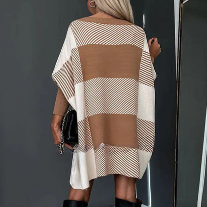 Maglione casual con mantello a scacchi e blocco a colori