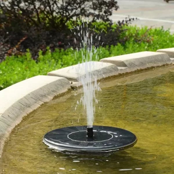💧JETZT 50 % RABATT! ☀️ Solarbetriebene Springbrunnen-Vogeltränke-Pumpe – 1,4-W-Solarpanel, 4 Düsen & Tauchpumpe für Teich, Garten & Pool 🐦