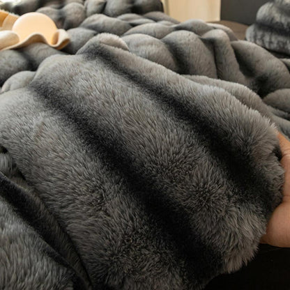 ✨Livraison gratuite✨44% de réduction à durée limitée💕La couette d'hiver en velours de lait - un câlin chaleureux pour les nuits froides