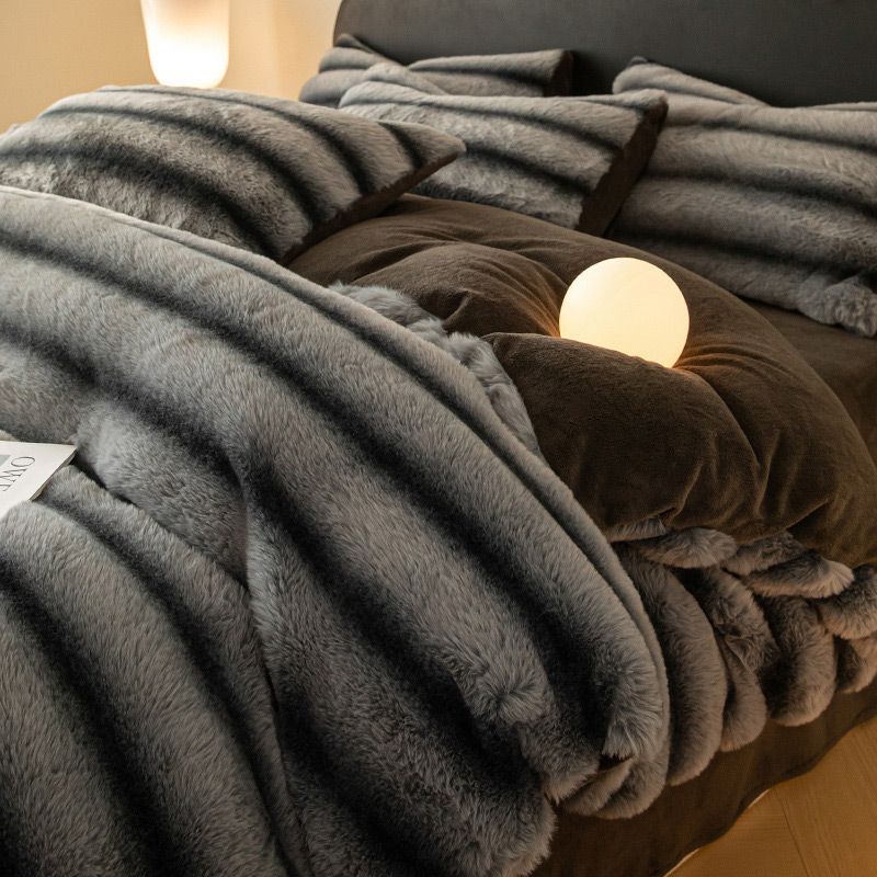 ✨Livraison gratuite✨44% de réduction à durée limitée💕La couette d'hiver en velours de lait - un câlin chaleureux pour les nuits froides
