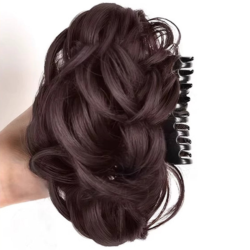 Wig's haarclip in verknipte kapsel