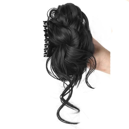Wig's haarclip in verknipte kapsel