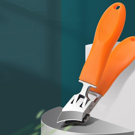 ✂️Angled nail clippers with wide jaw opening and splash guard
