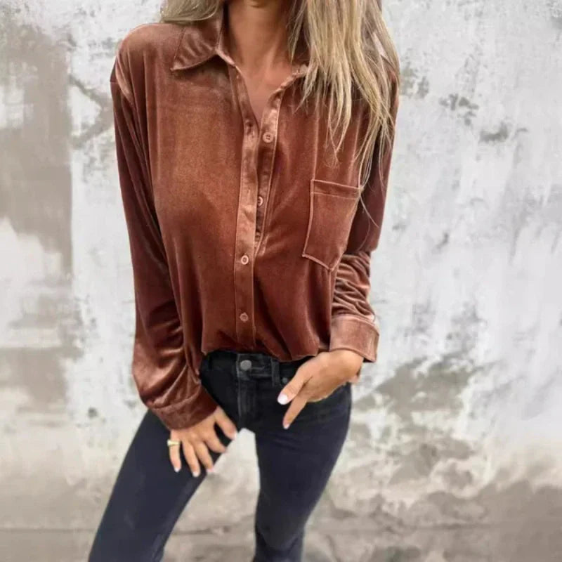 Camicia lunga per manichetta con placca e borsa per donne