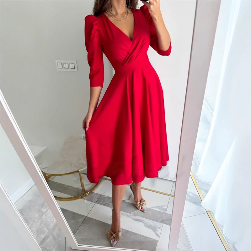 Abito midi a forma di vita a forma di vita con un scollo a V per le donne
