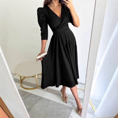 Abito midi a forma di vita a forma di vita con un scollo a V per le donne