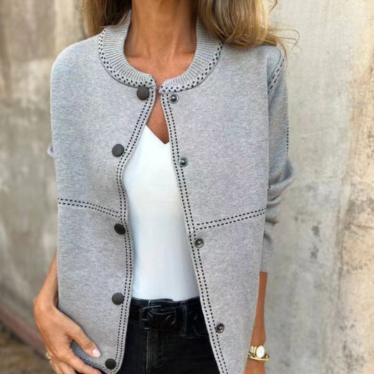 Cardigan femminile con pulsanti