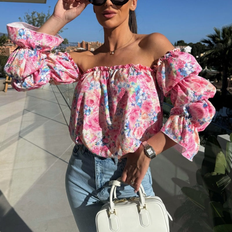 Off-shoulder-bluse med blomstertrykk og elastisk elastisk bånd på halsen