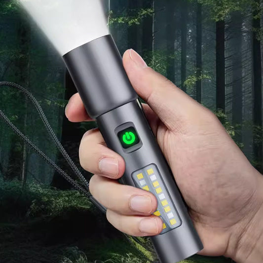 Ultra light, zoomable flashlight