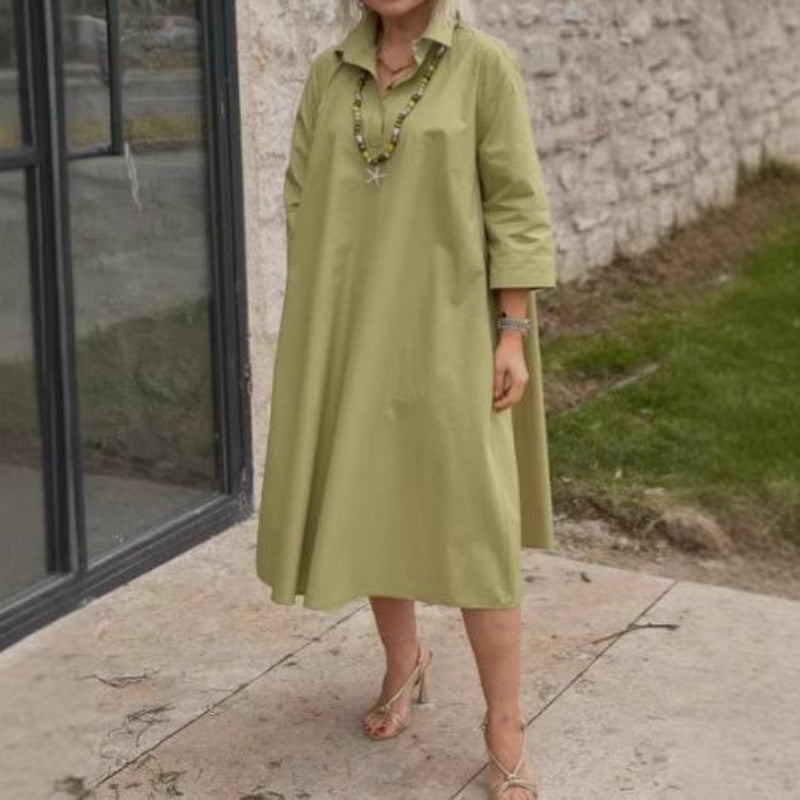 Robe de femme décontractée et monochrome avec des poches pratiques