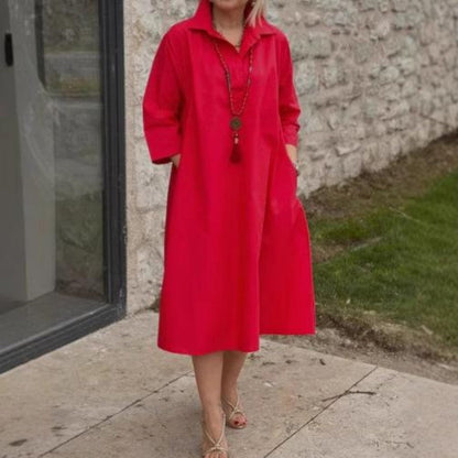 Robe de femme décontractée et monochrome avec des poches pratiques