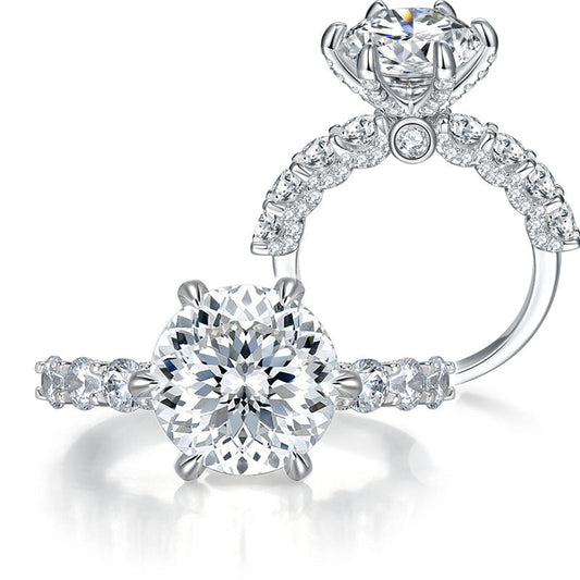 Moonlight ring made of sterling silver with 5 karat synthetic moissanite