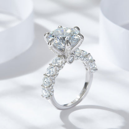 Moonlight Ring gemaakt van sterling zilver met 5 karaat synthetisch moissaniet
