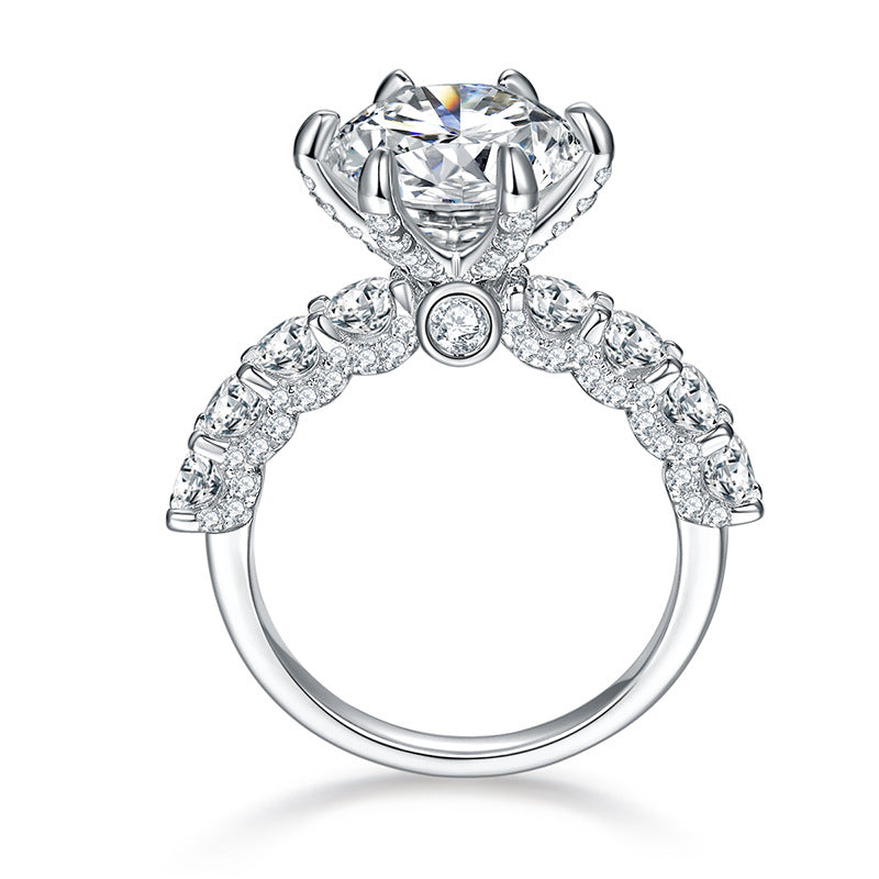 Moonlight Ring gemaakt van sterling zilver met 5 karaat synthetisch moissaniet
