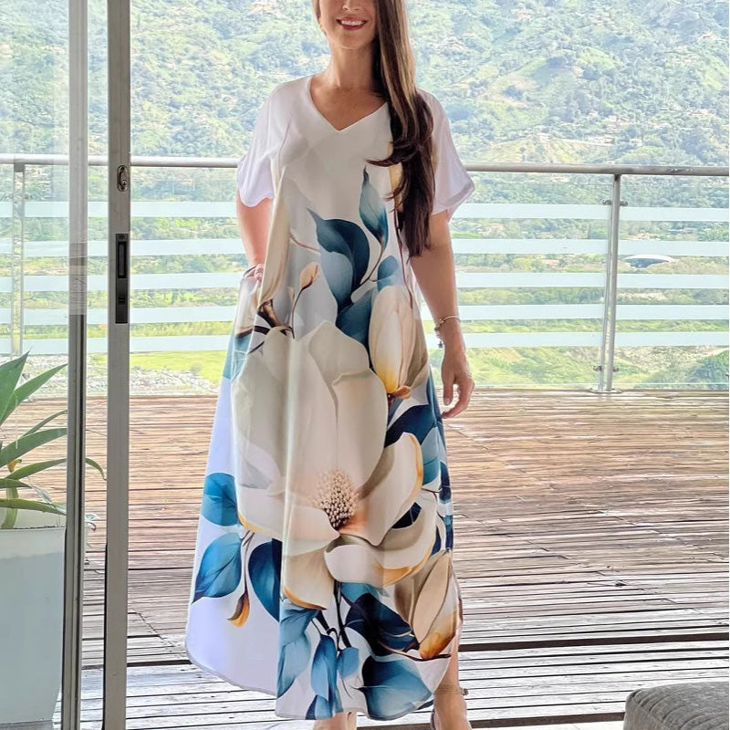 Ladies Loose leisure dress with V-neck, pressure and short sleeves