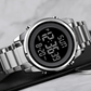 Multifunktionale digitale Business-Uhr mit Metallarmband