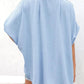 Einfarbiges Freizeitshirt für Damen mit Knopfleiste, kurzen Ärmeln und Schlitzsaum