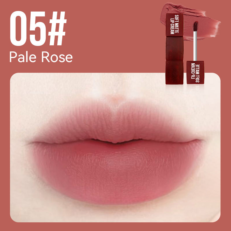Weiche, matte, schwerelose Lippencreme